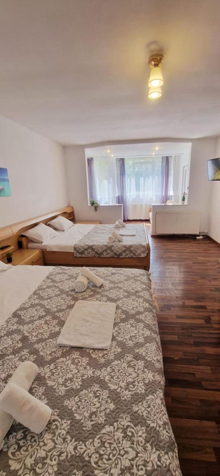 Stephanie Apartment-Centru Civic บราชอฟ ภายนอก รูปภาพ
