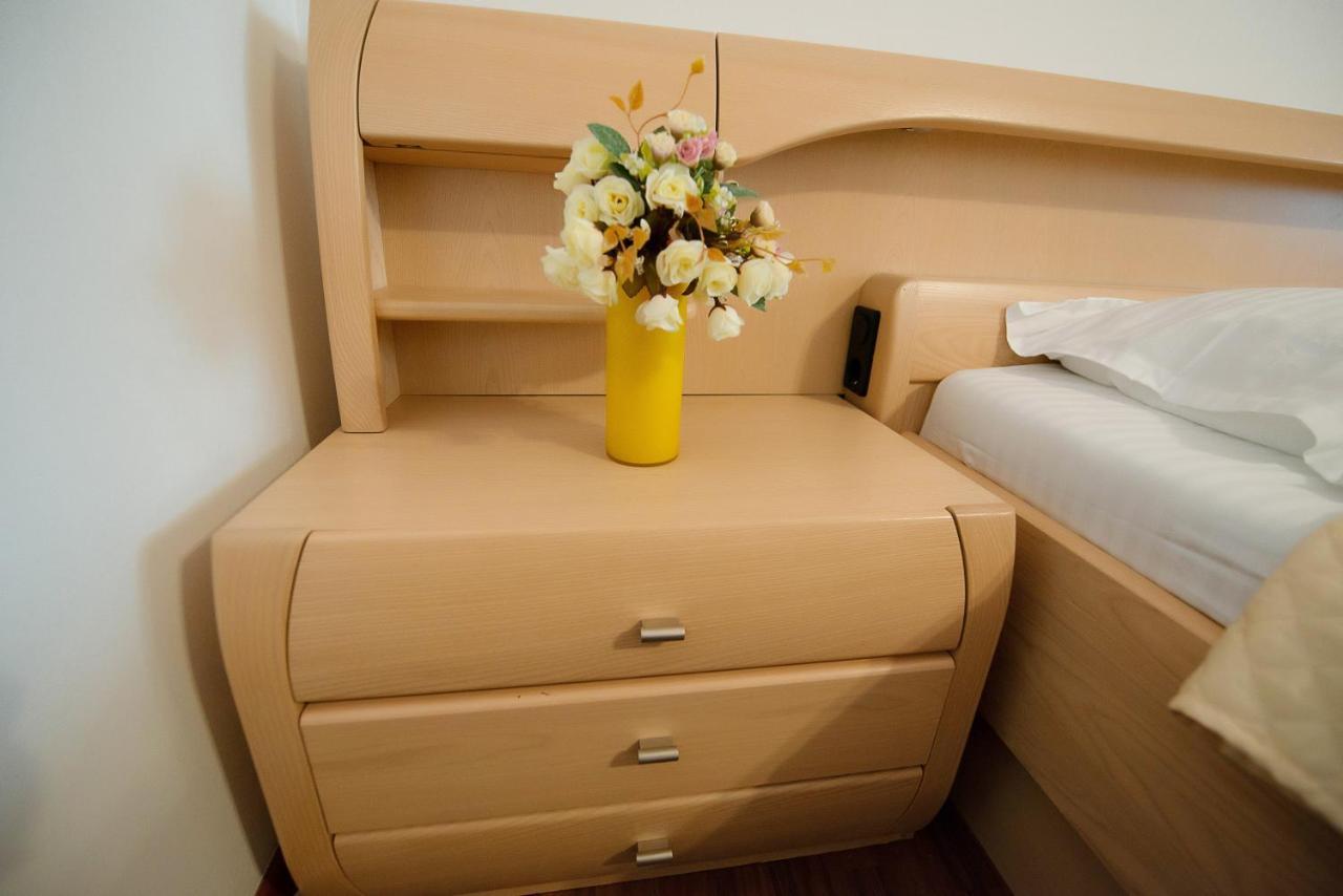 Stephanie Apartment-Centru Civic บราชอฟ ภายนอก รูปภาพ