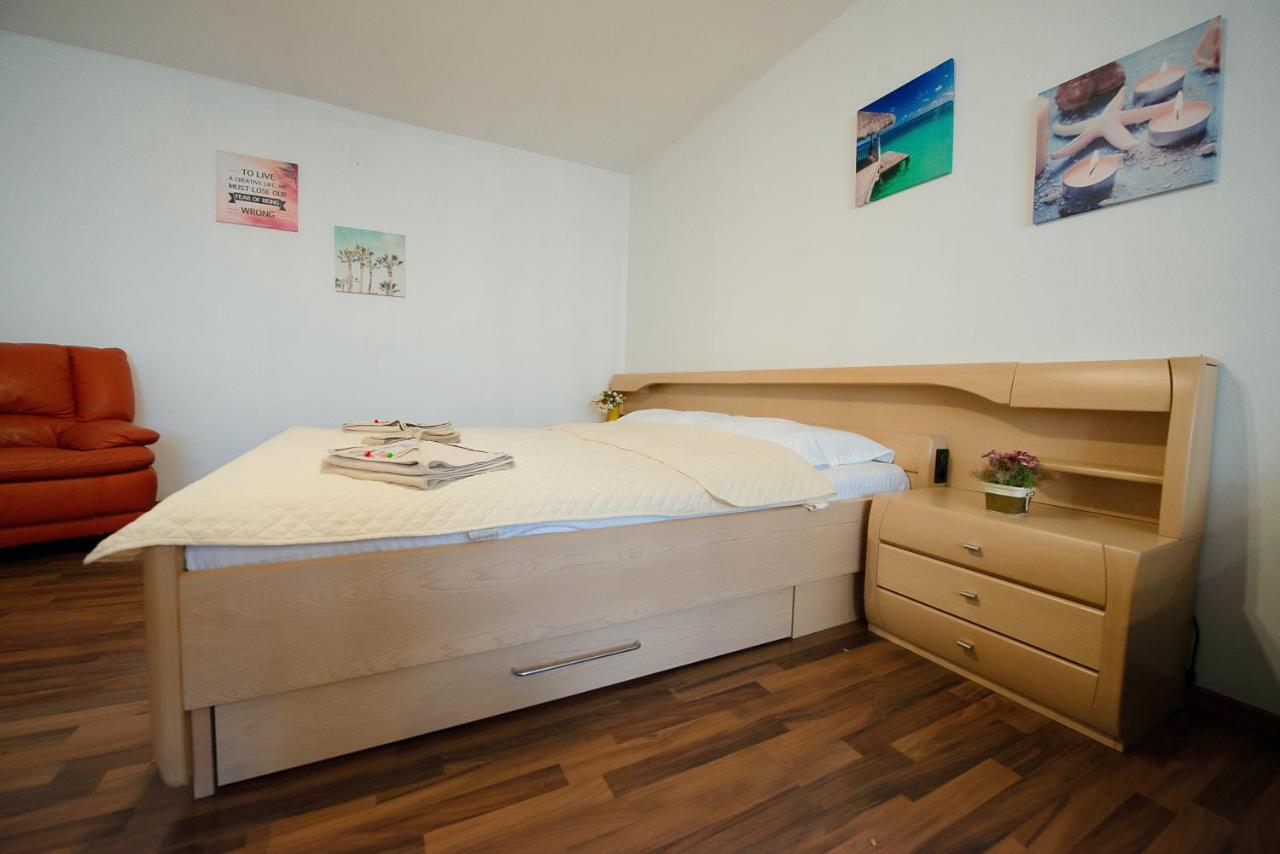 Stephanie Apartment-Centru Civic บราชอฟ ภายนอก รูปภาพ